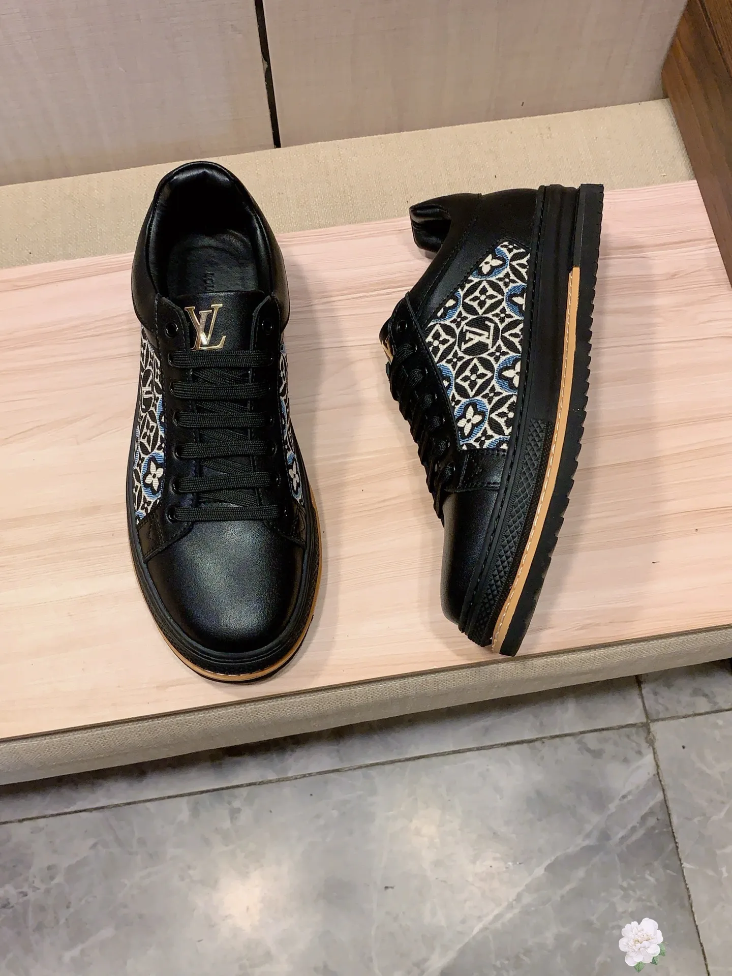 Men's men's shoes 💰420💰💰🎩🎩[Lightning][Lightning] "LV*" The latest • hot style casual shoes, top brand [Seduce] luxury~purchase, top~quality. [Strong] The upper is made of imported breathable cowhide with fabric material ➕ Breathable sheepskin feet (•) and fine workmanship. The original stylish and stylish soft rubber wear-resistant and non-slip outsole is light and comfortable on the feet. The real thing looks better when photographed in person. Code 111: Code: 38-44, 2️⃣colors selected